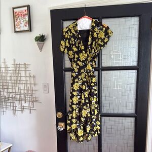 MICHAEL Michael Kors Black and Yellow Flutter Sleeve Midi Dress